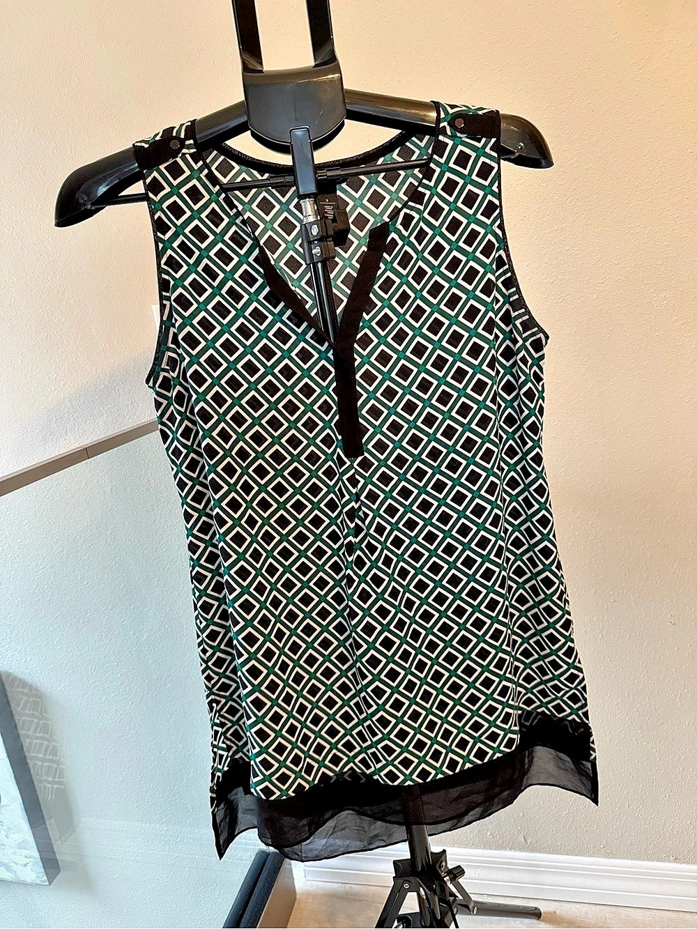 White House Black Market Geometric Blouse